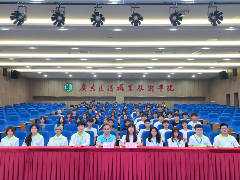 3 合影.jpg
